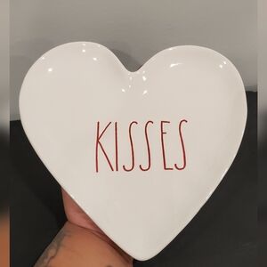 Rae Dunn " KISSES" Plate